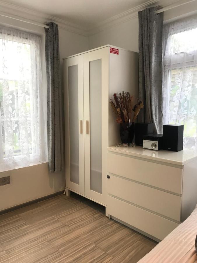 Studio apartment Rainham  Esterno foto